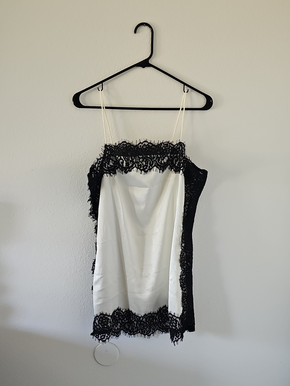 ●●IVORY SATIN CAMI W BLACK LACE NWOT SIZE L-XL●●